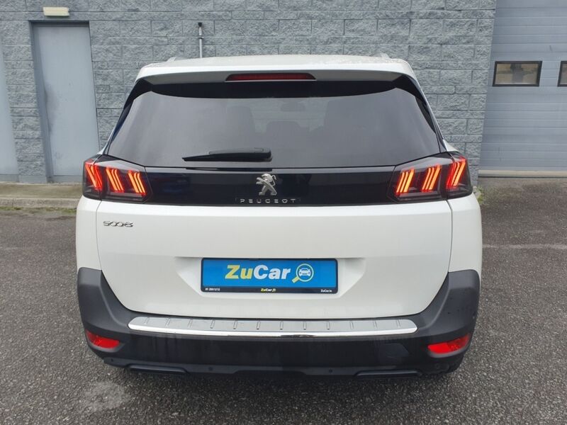 More views of Peugeot 5008