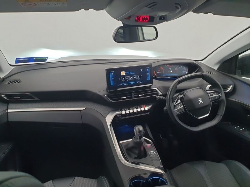 More views of Peugeot 5008