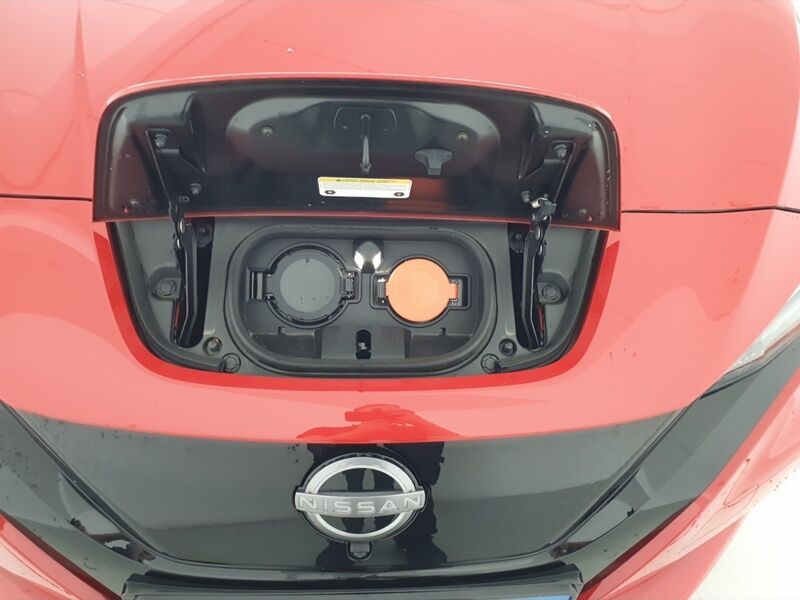 More views of Nissan Leaf