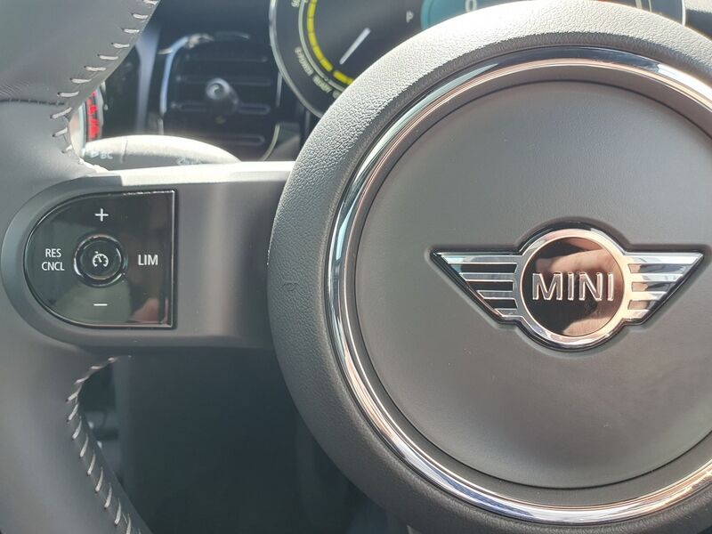 More views of MINI Hatch