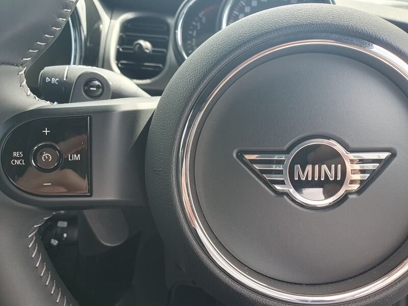 More views of MINI hatch