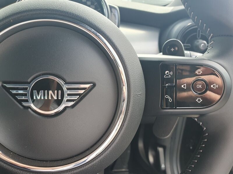 More views of MINI hatch