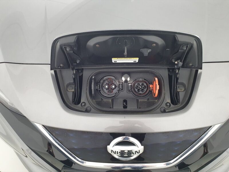 More views of Nissan Leaf