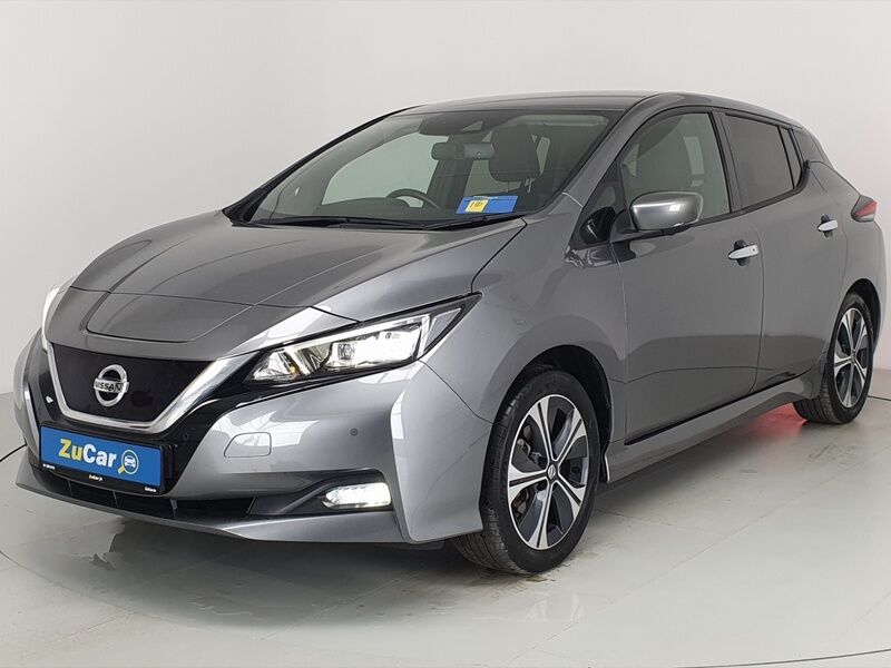 More views of Nissan Leaf