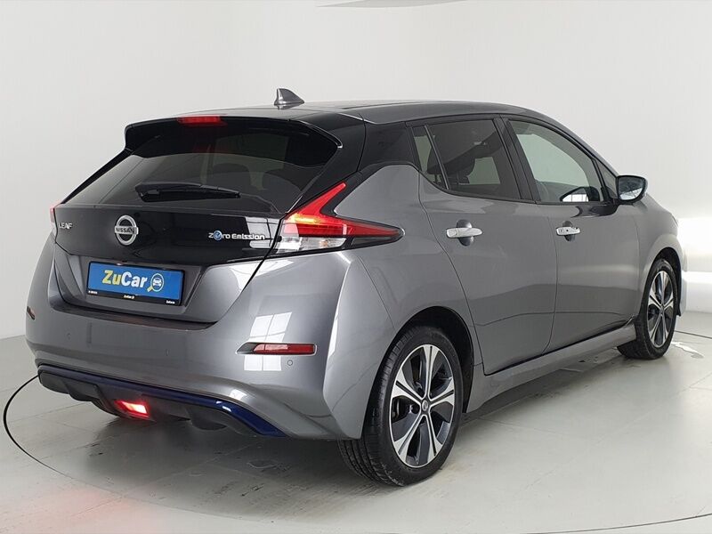 More views of Nissan Leaf