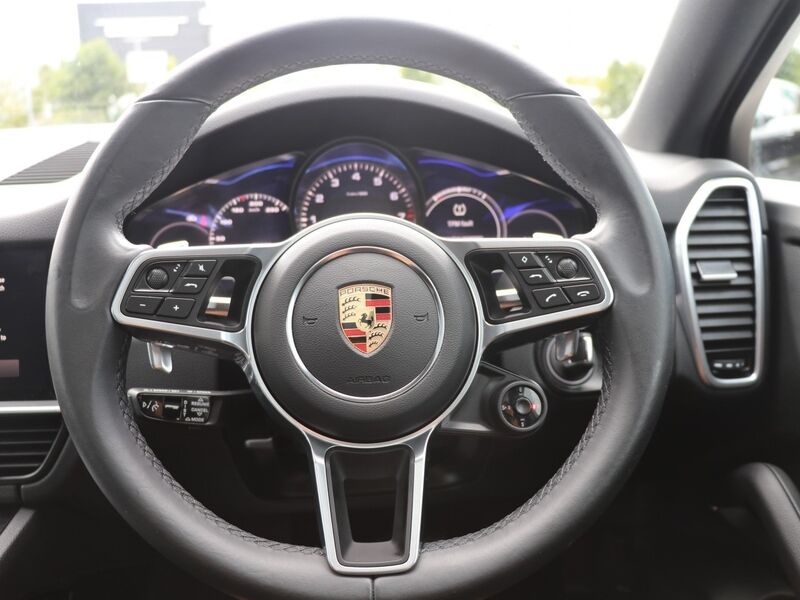 More views of Porsche Cayenne