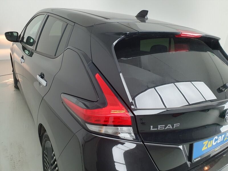 More views of Nissan Leaf