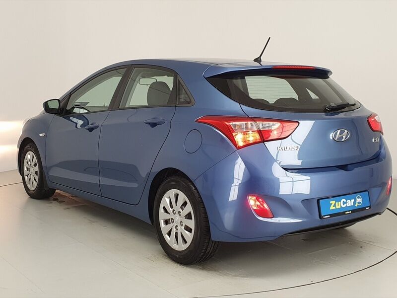 More views of Hyundai i30