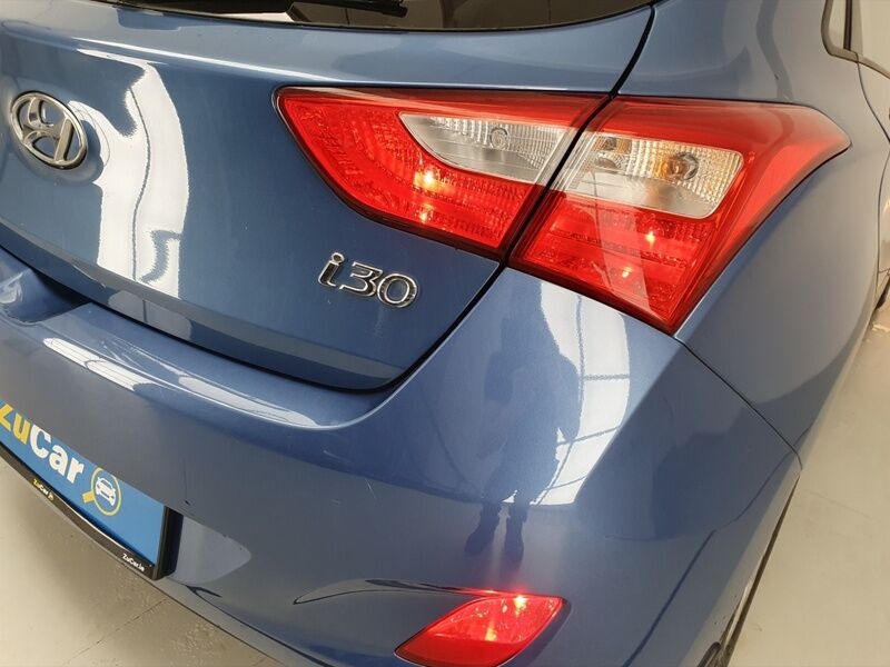 More views of Hyundai i30