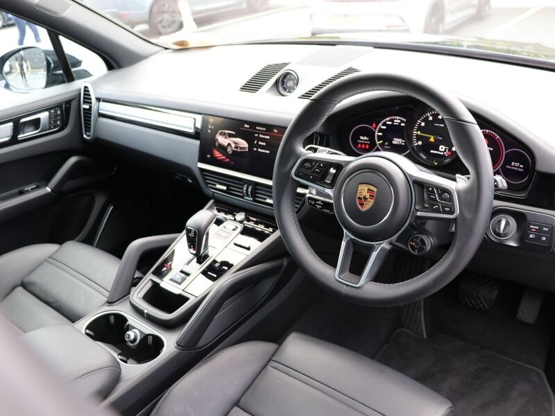 More views of Porsche Cayenne