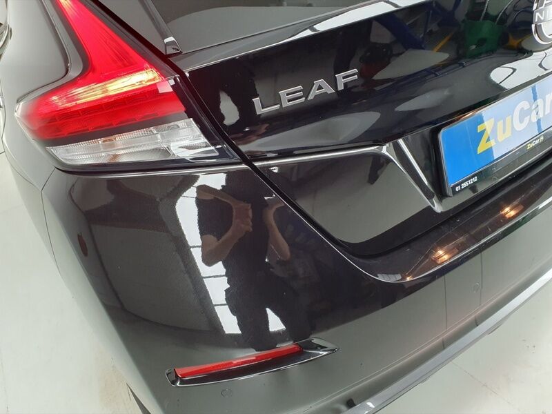 More views of Nissan Leaf