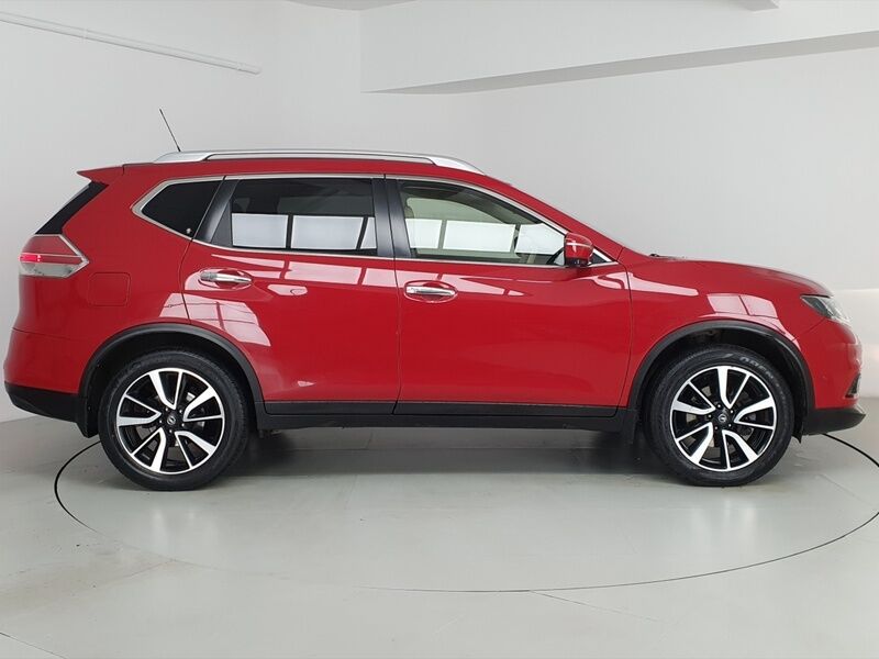 More views of Nissan X-Trail