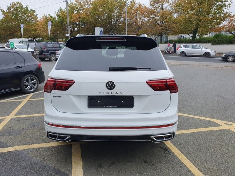 More views of Volkswagen Tiguan Allspace