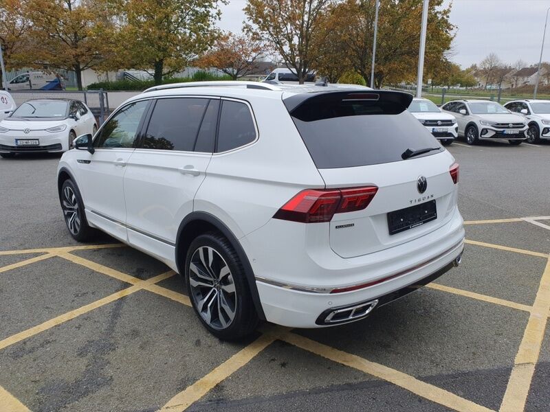 More views of Volkswagen Tiguan Allspace