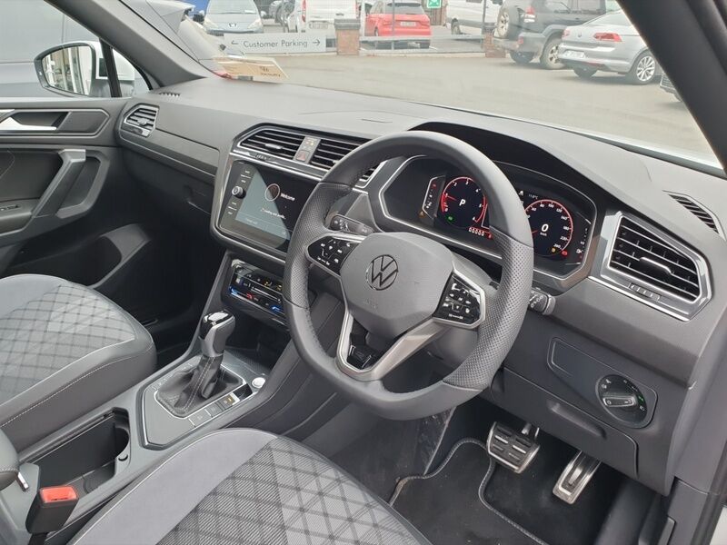 More views of Volkswagen Tiguan Allspace