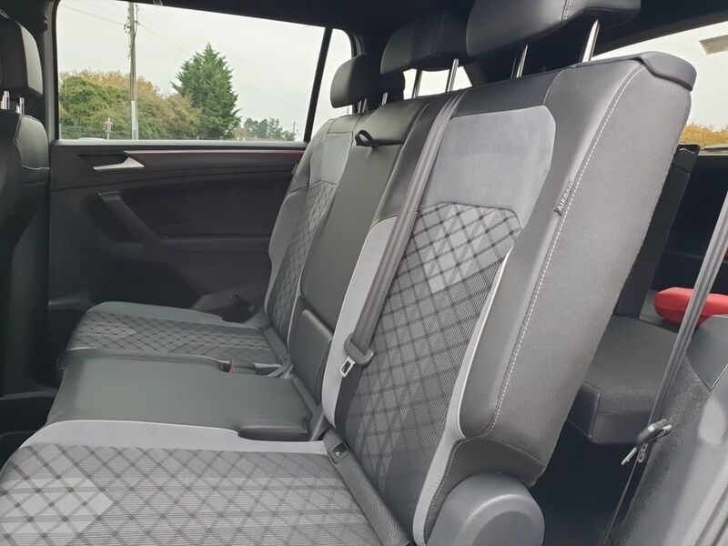 More views of Volkswagen Tiguan Allspace