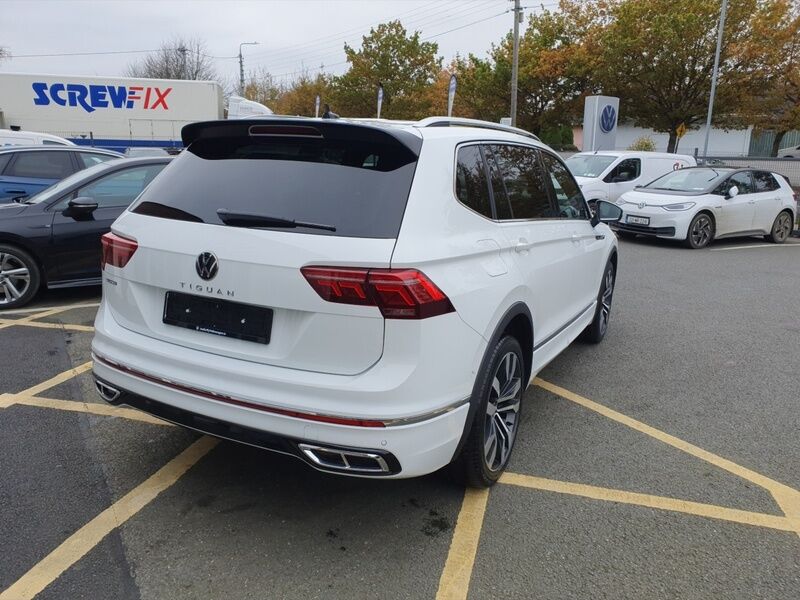 More views of Volkswagen Tiguan Allspace