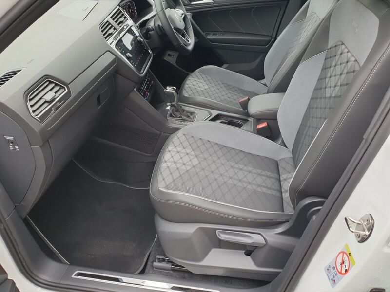 More views of Volkswagen Tiguan Allspace