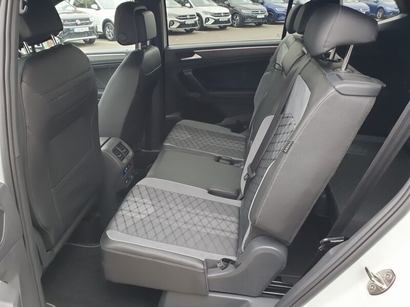 More views of Volkswagen Tiguan Allspace