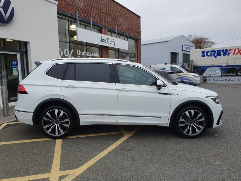 More views of Volkswagen Tiguan Allspace