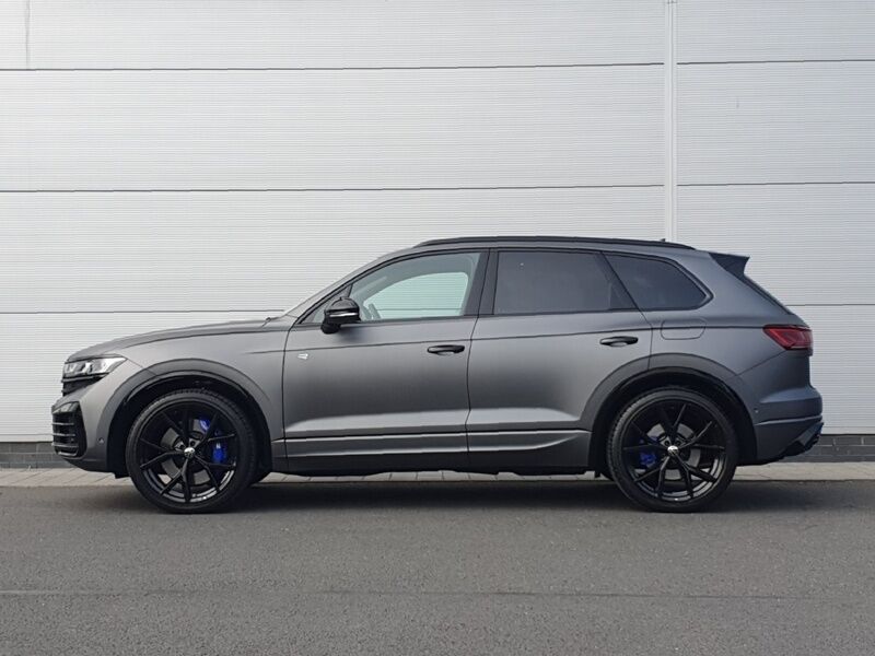 More views of Volkswagen Touareg