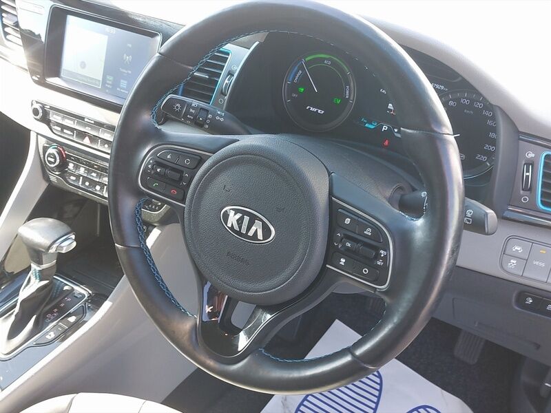 More views of Kia Niro