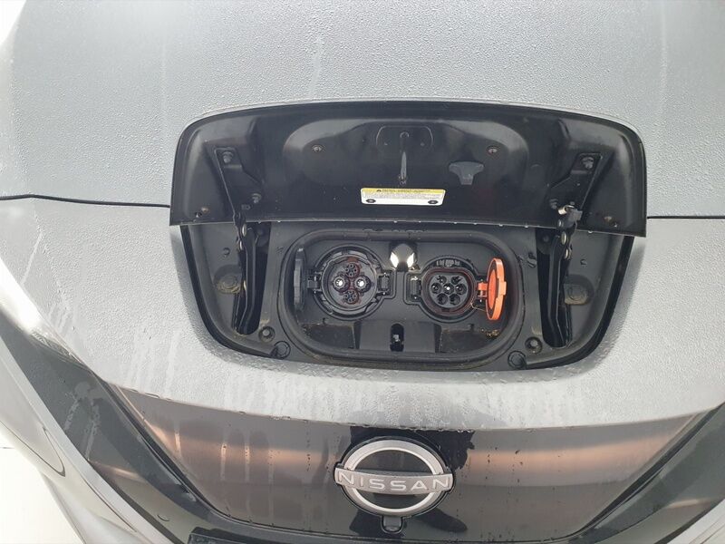 More views of Nissan Leaf