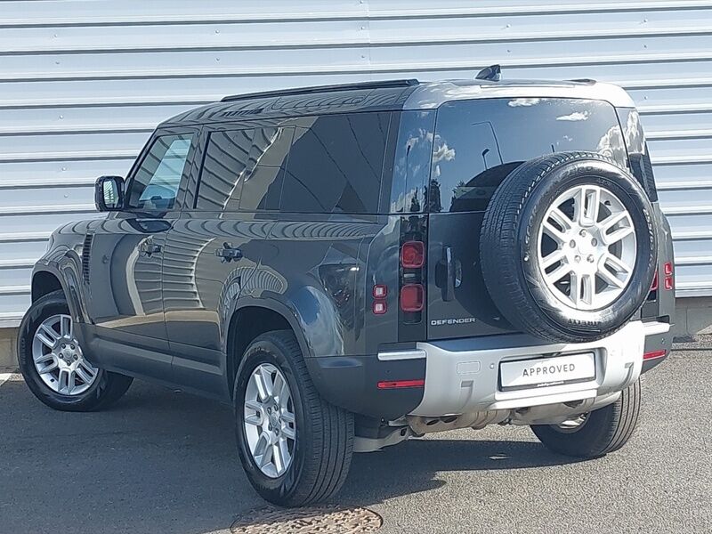 More views of Land Rover Defender