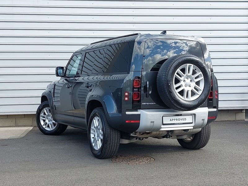 More views of Land Rover Defender