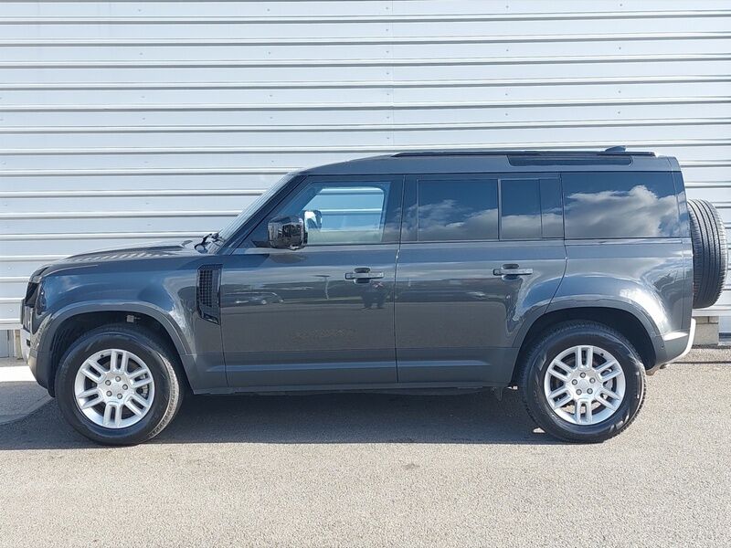 More views of Land Rover Defender