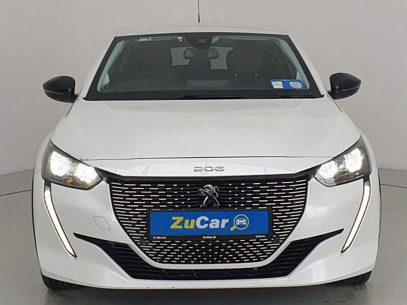 More views of Peugeot 208