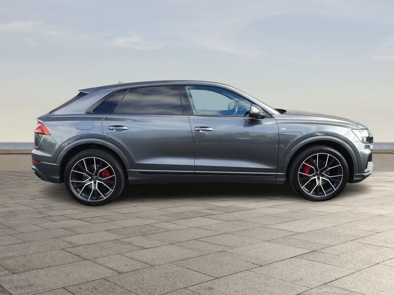 More views of Audi Q8