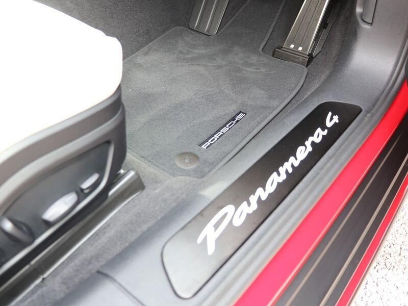 More views of Porsche Panamera