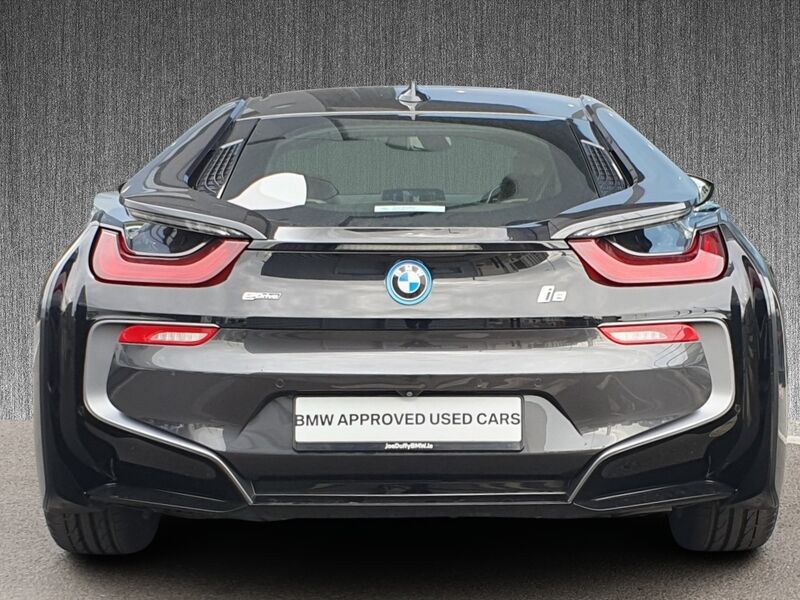 More views of BMW i8