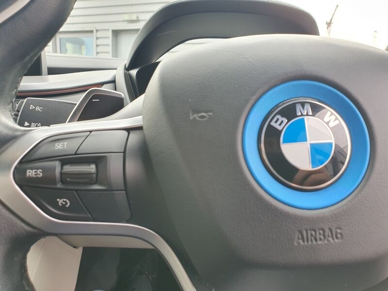 More views of BMW i8