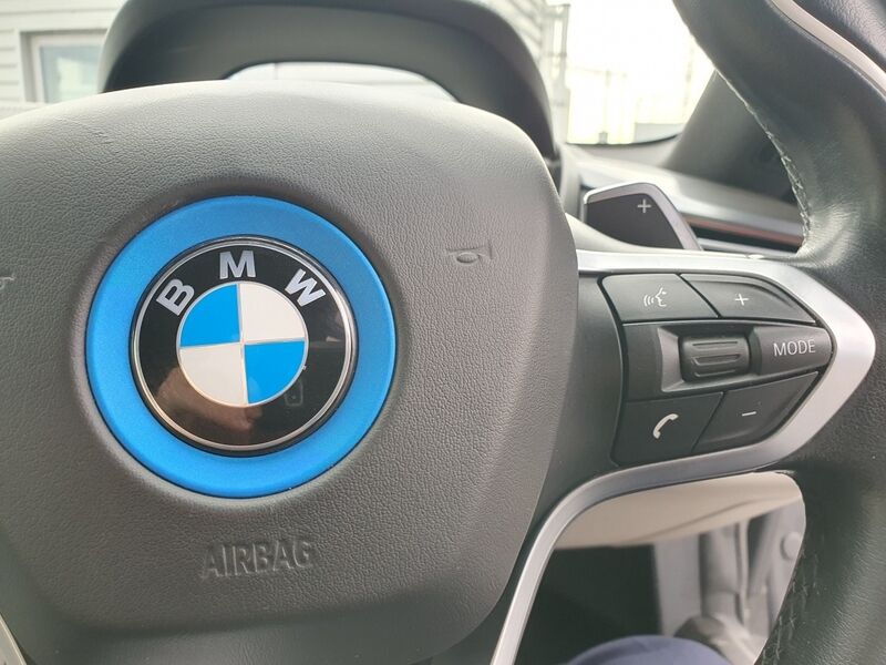 More views of BMW i8