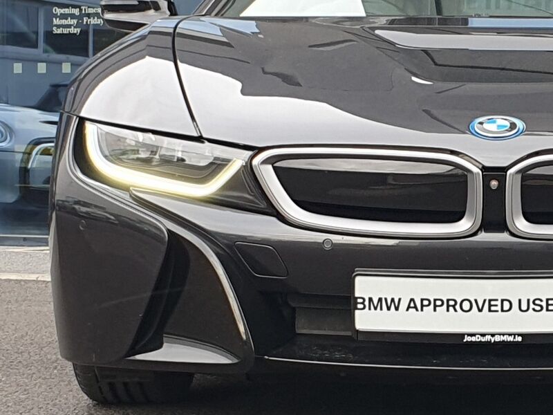 More views of BMW i8