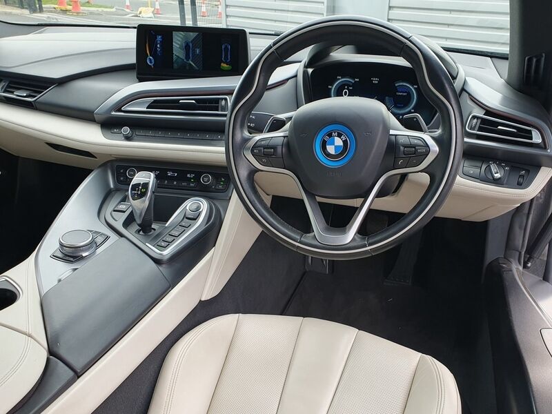 More views of BMW i8