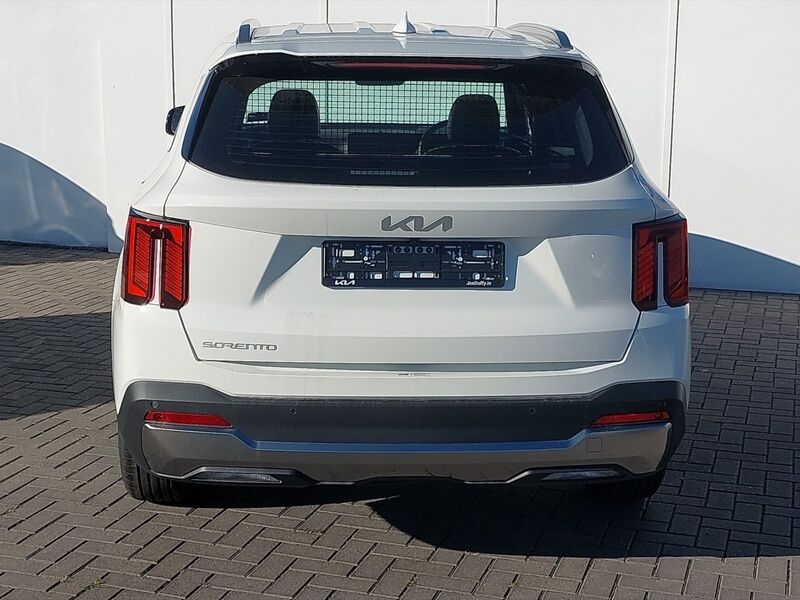 More views of Kia Sorento