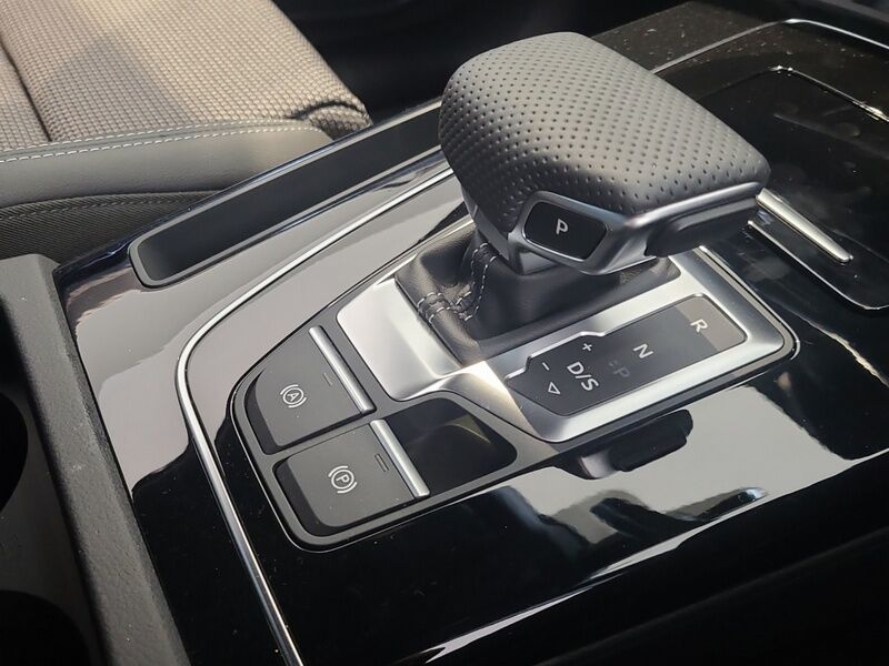 More views of Audi Q5