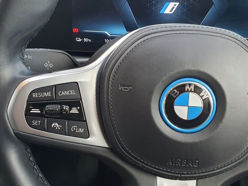 More views of BMW i4