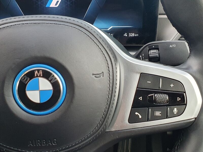 More views of BMW i4