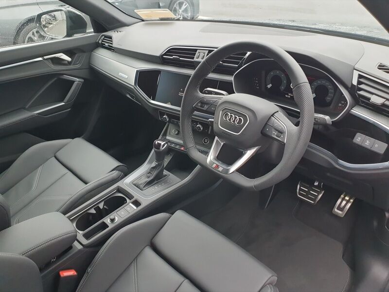 More views of Audi Q3