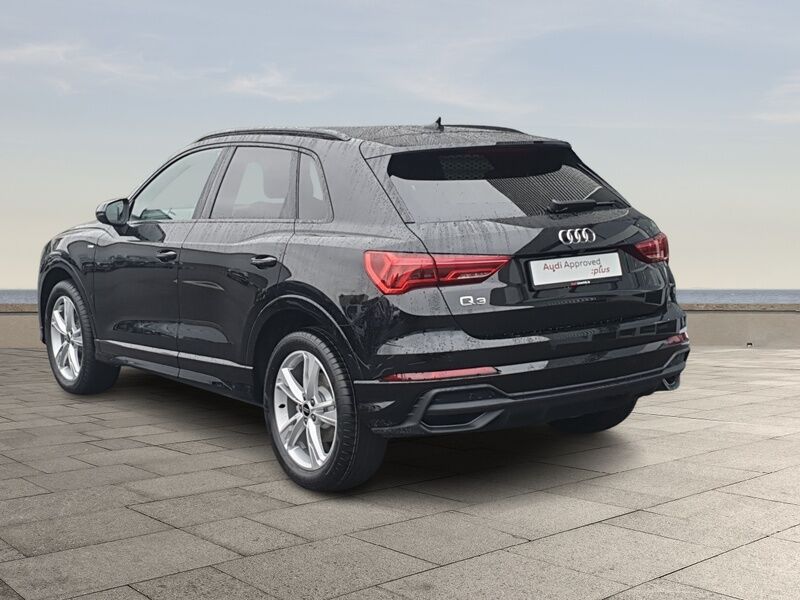 More views of Audi Q3