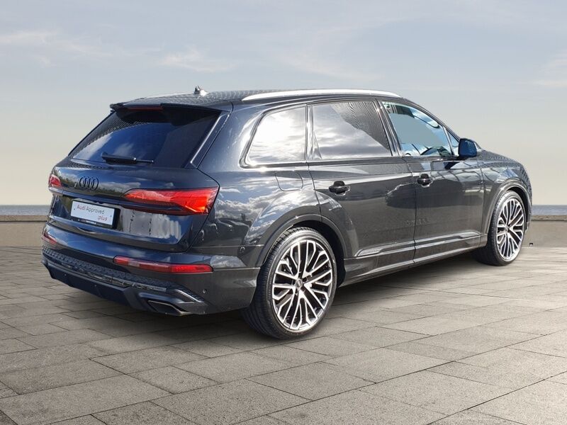 More views of Audi Q7