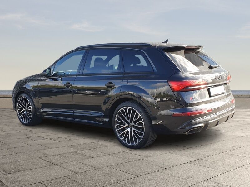 More views of Audi Q7