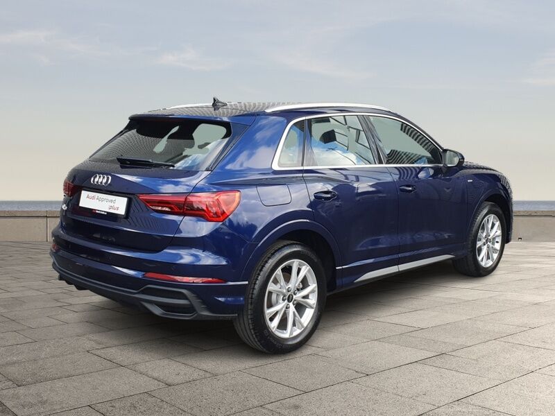 More views of Audi Q3