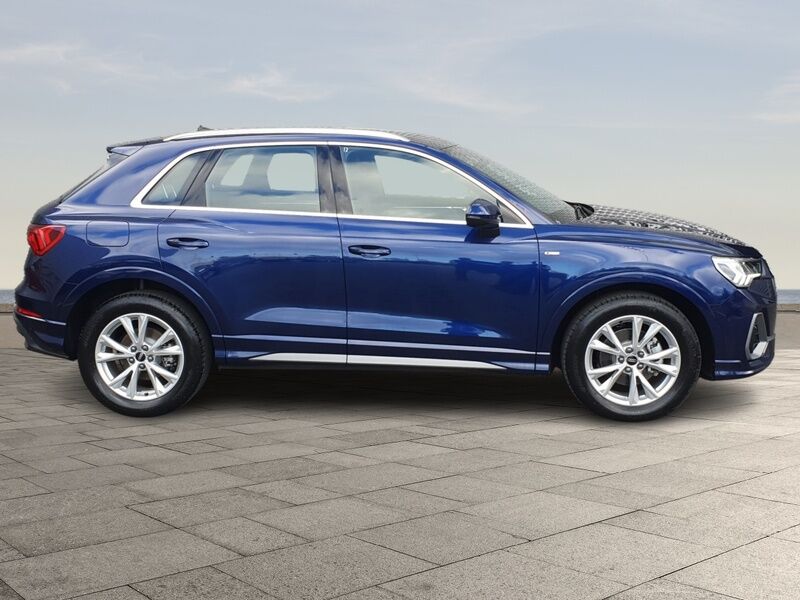 More views of Audi Q3