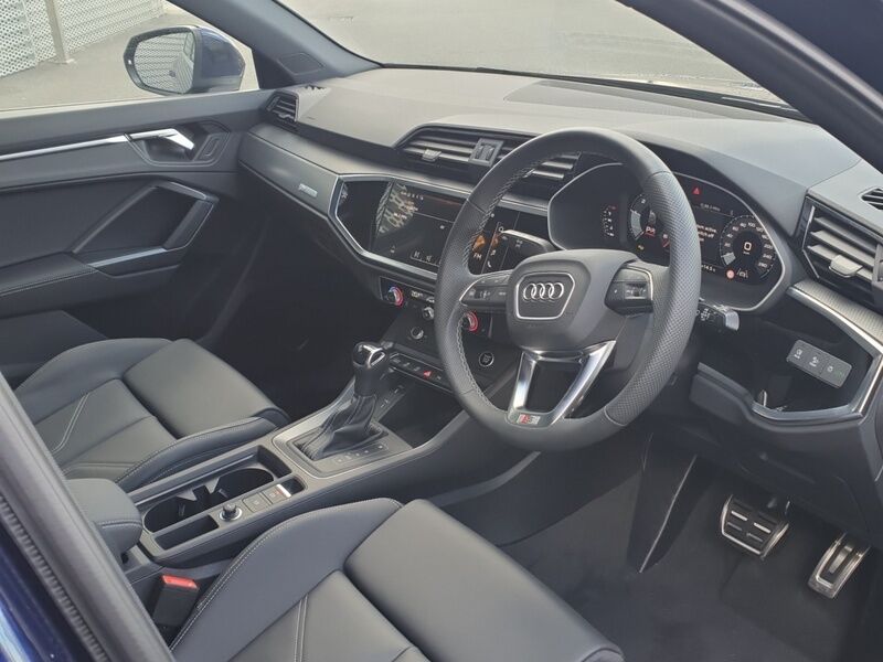 More views of Audi Q3