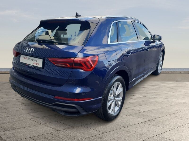 More views of Audi Q3